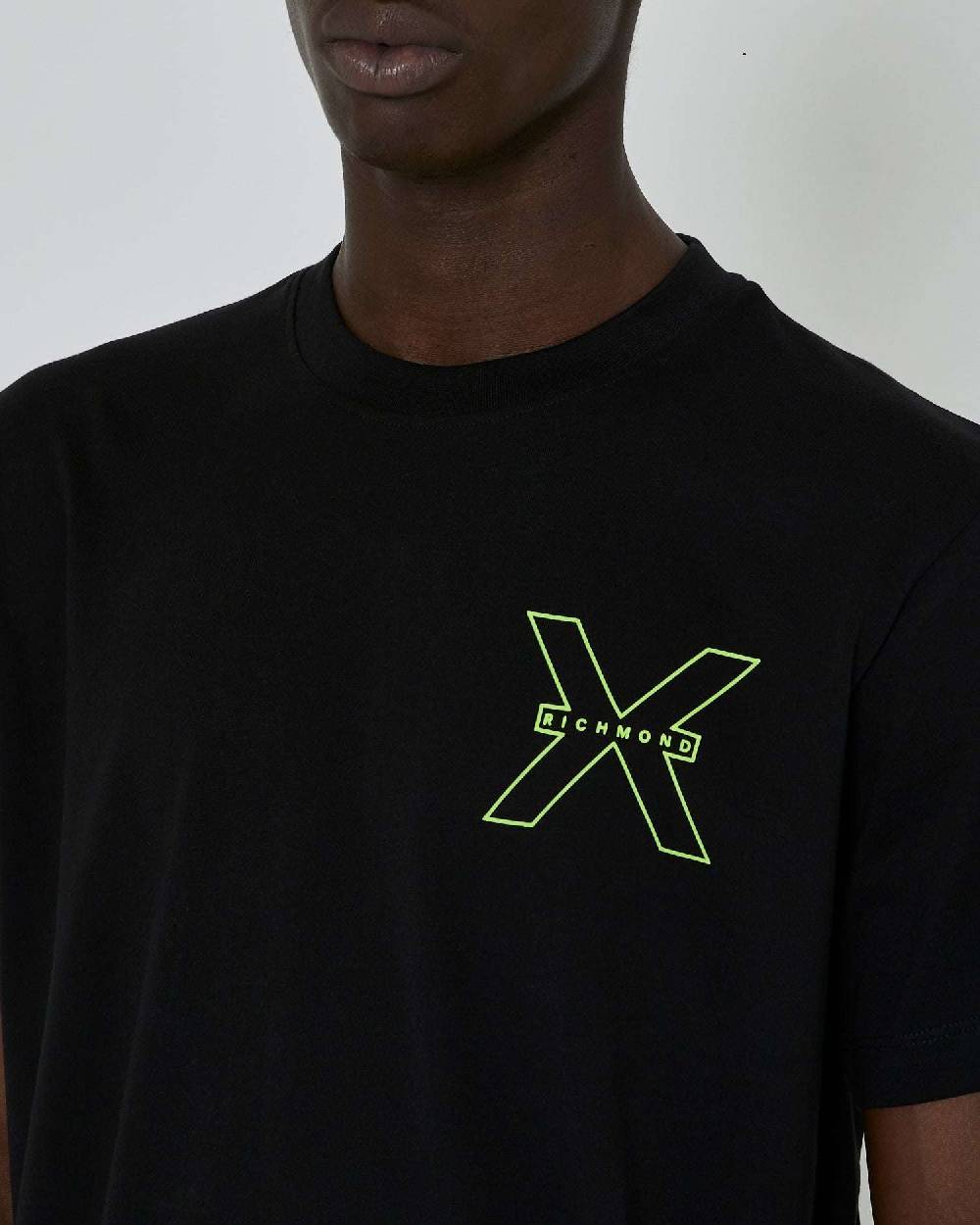 John Richmond T-shirt con logo a contrasto sul davanti Acquista Ora