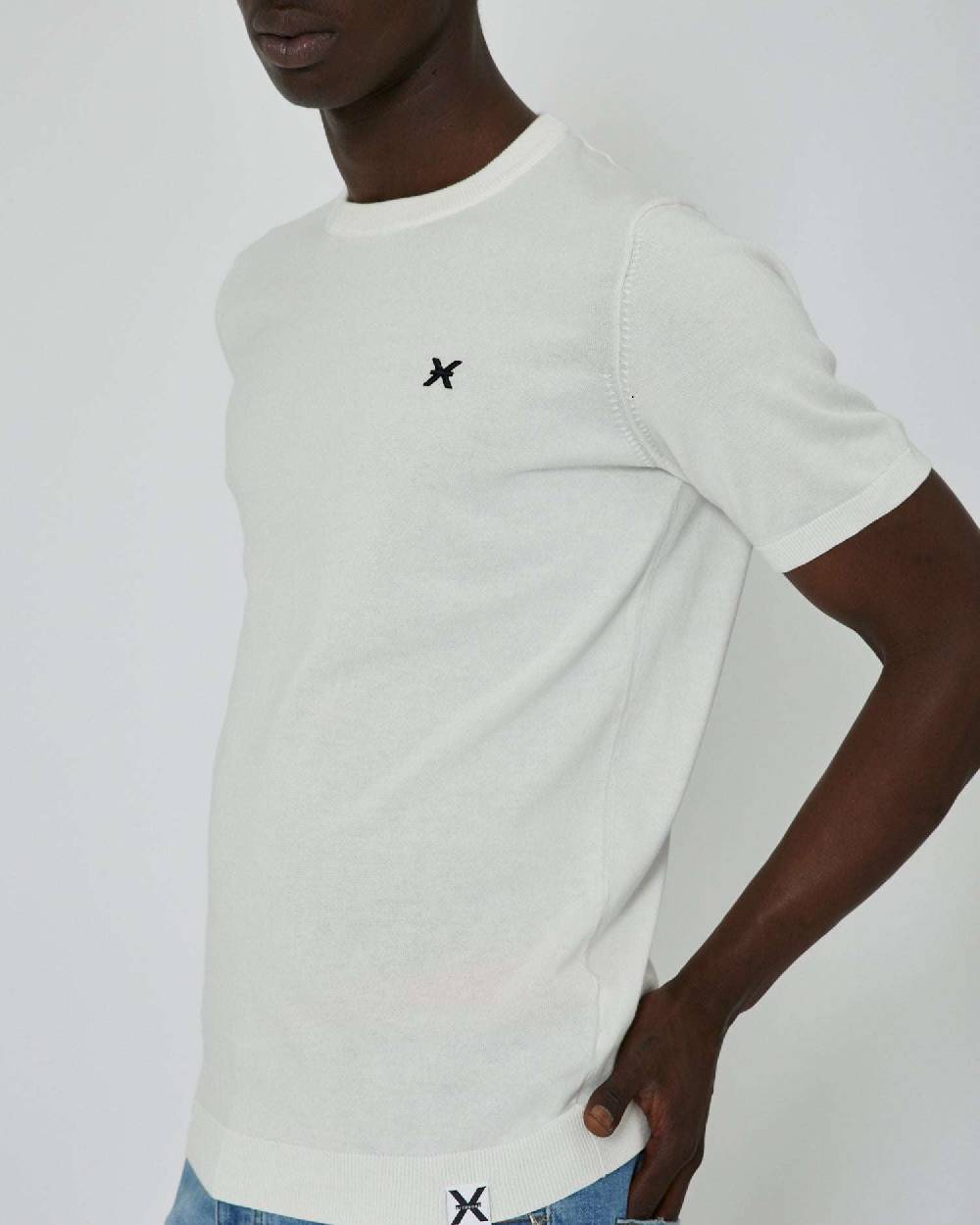 John Richmond Maglia con logo a contrasto sul davanti e banda bicolor sul retro Prezzo Ridotto