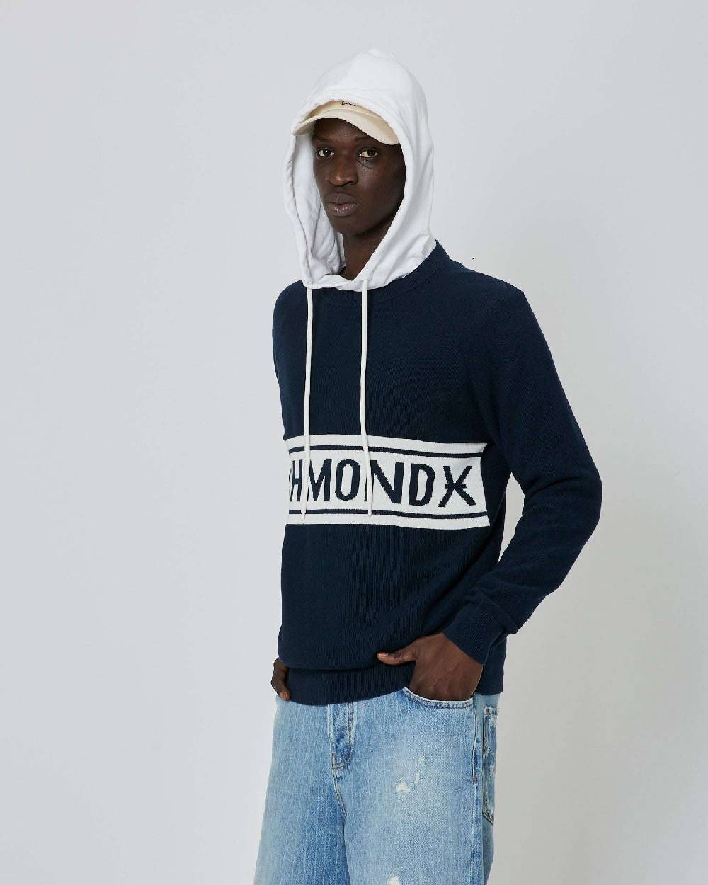 John Richmond Maglia bicolor con logo impresso sul davanti Novità