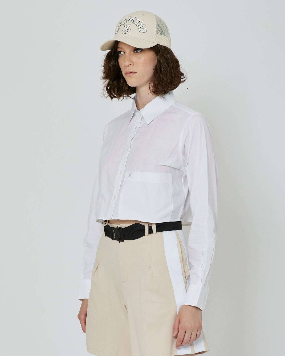 John Richmond Camicia crop con tasca sul davanti e logo ricamato Qualità