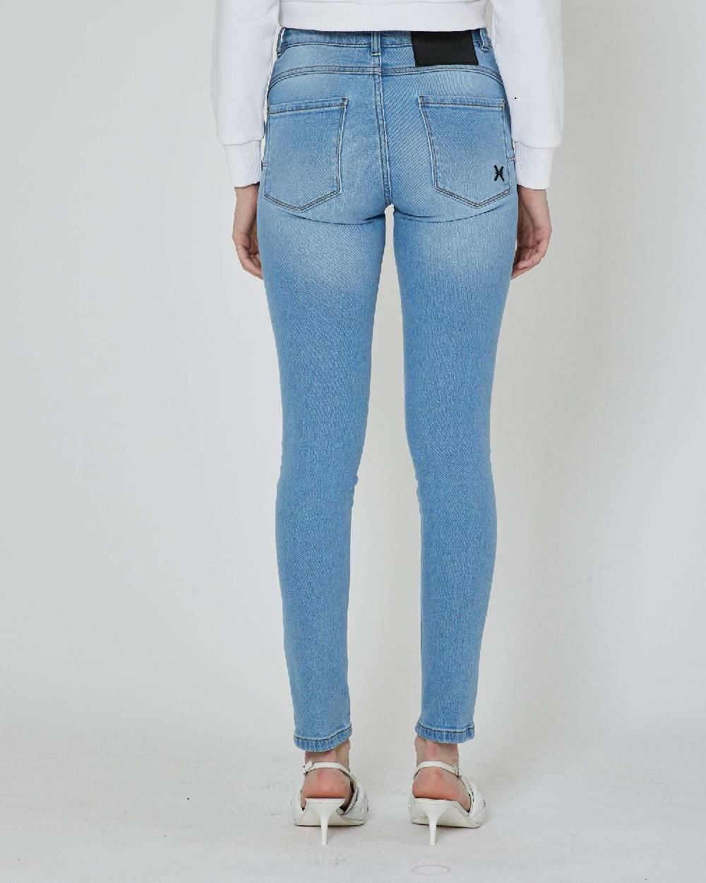 John Richmond Jeans slim con logo ricamato sul retro Acquista Ora