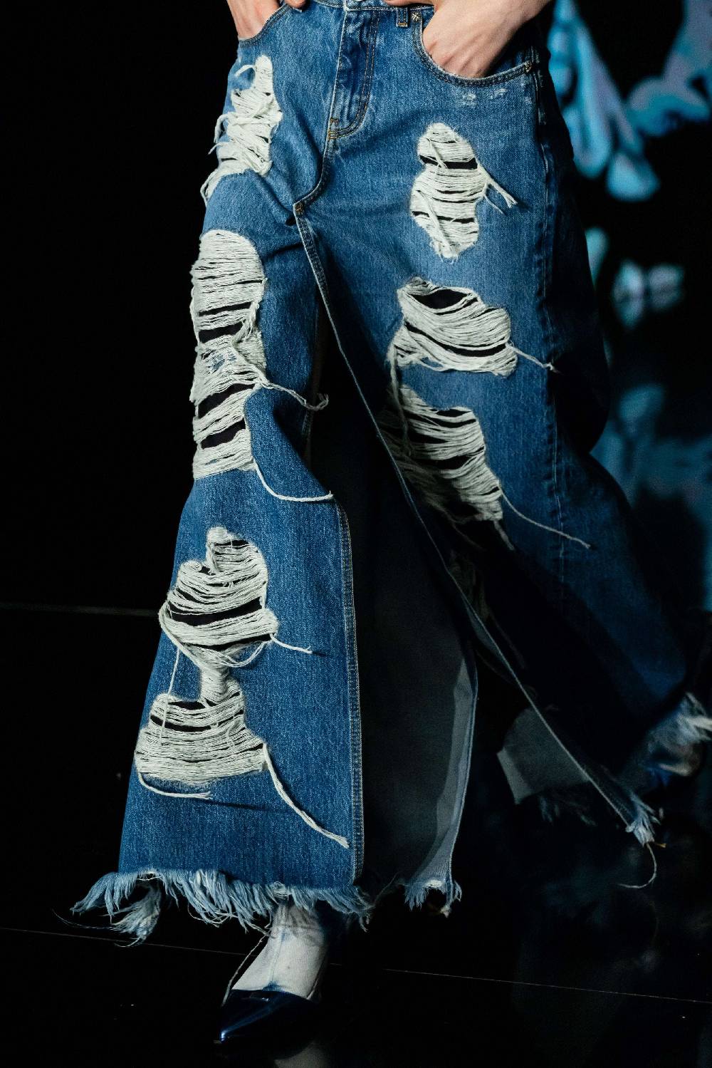 John Richmond Gonna midi in denim con strappi sul davanti Offerta Giorno del Papà