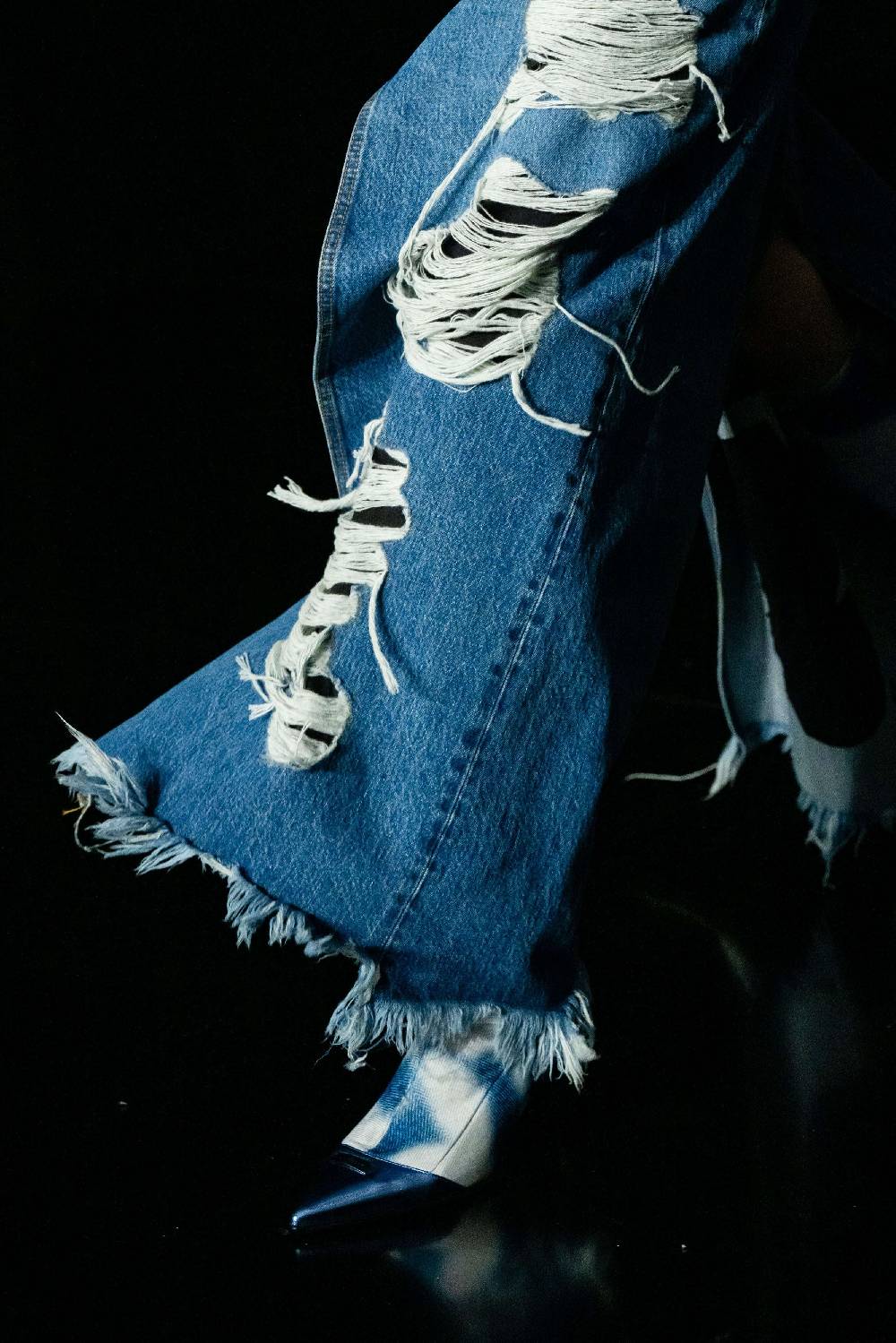John Richmond Gonna midi in denim con strappi sul davanti Offerta Giorno del Papà