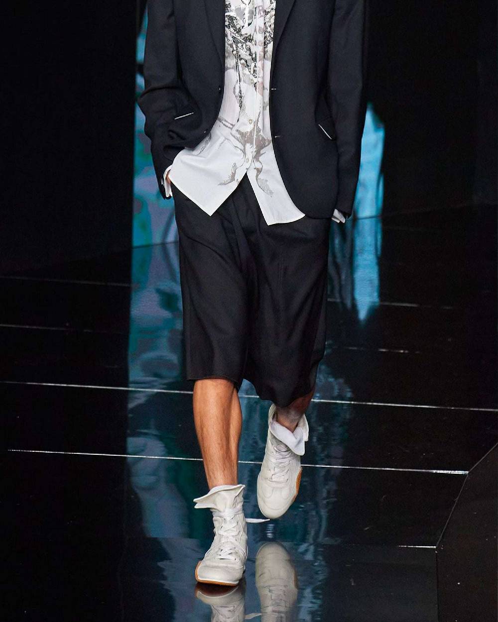 John Richmond Bermuda oversize in lana Offerte stagionali