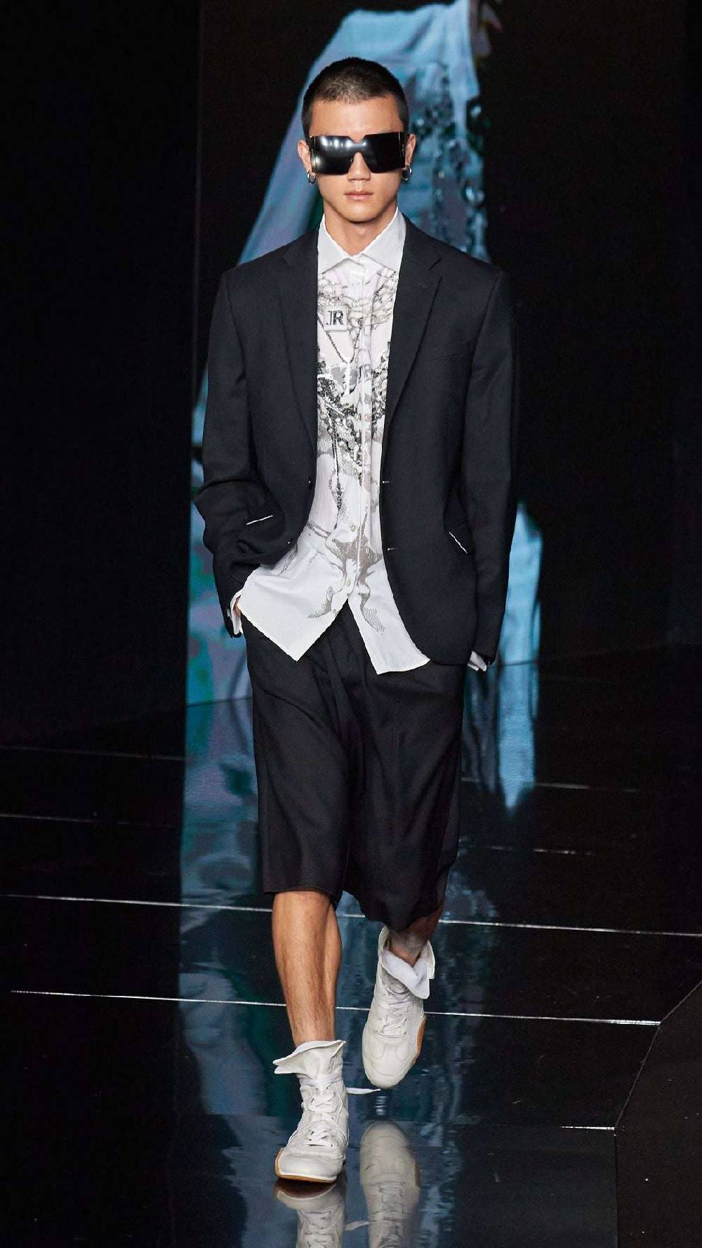 John Richmond Bermuda oversize in lana Offerte stagionali