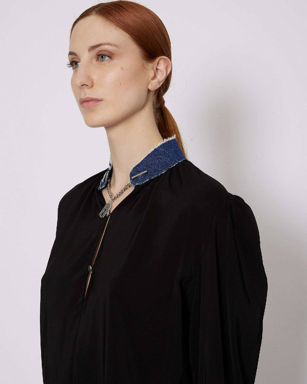John Richmond Blusa con applicazioni in denim Outlet