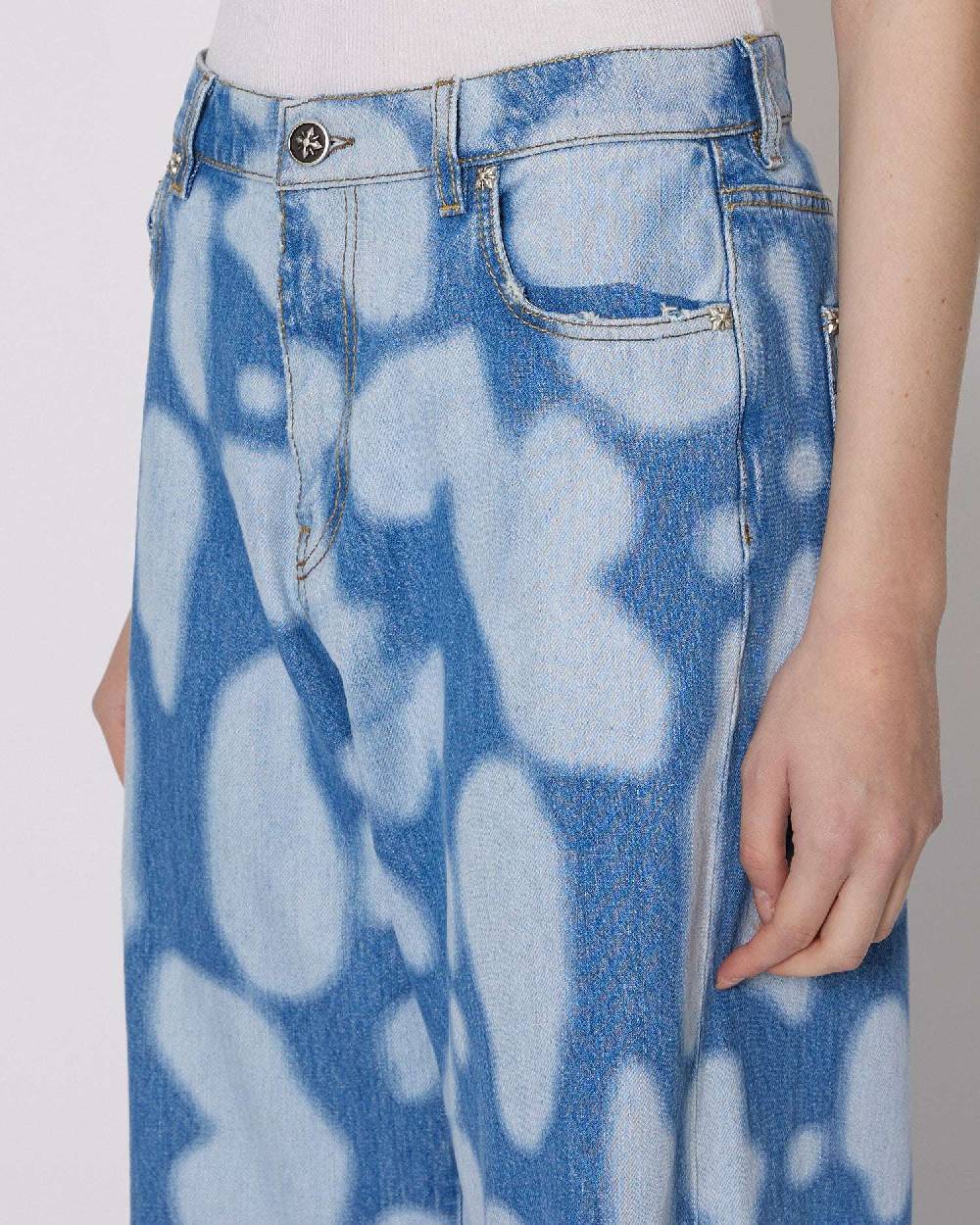 John Richmond Jeans gamba larga con pattern 50% di sconto per tempo limitato