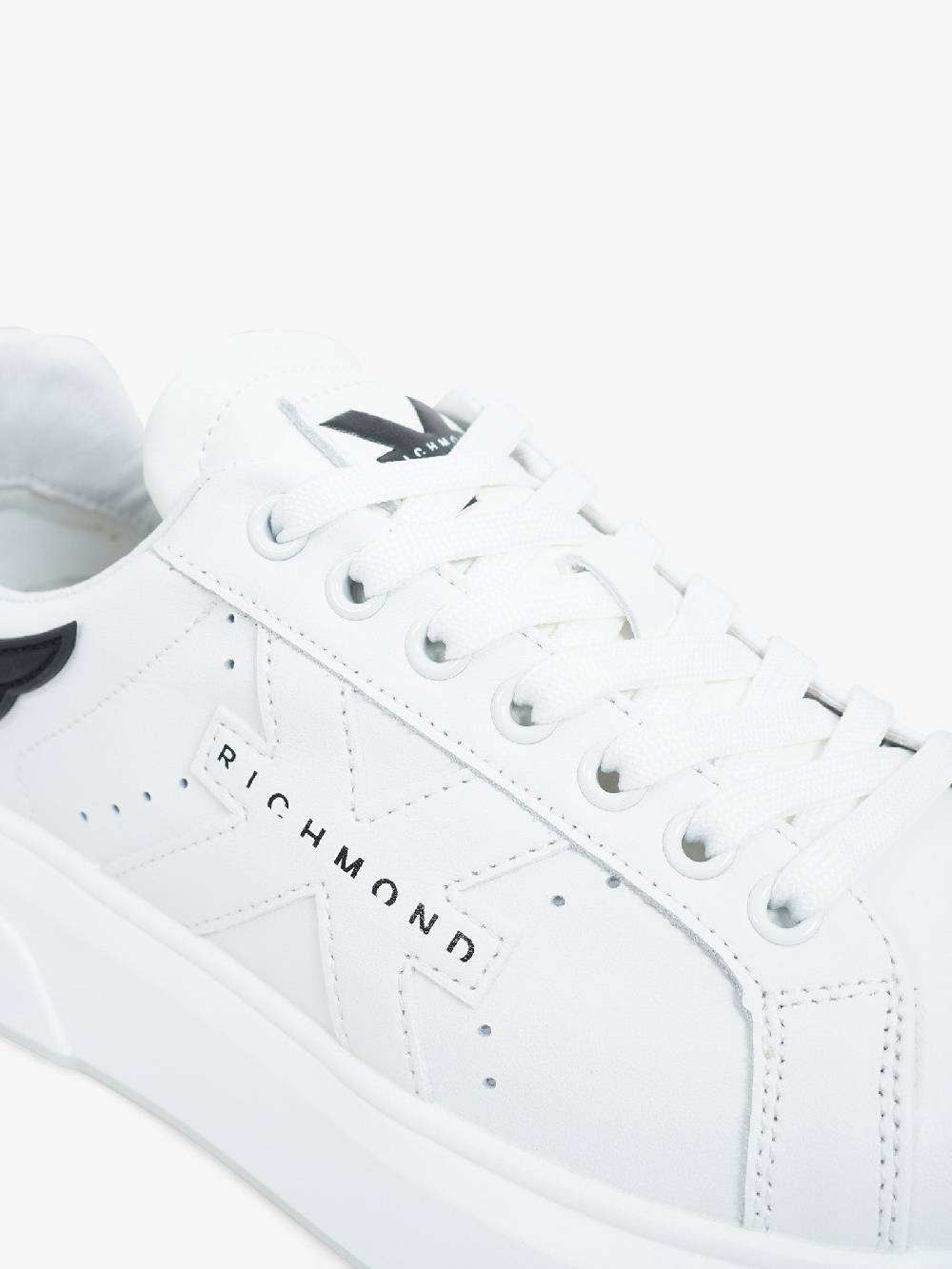 JOHN RICHMOND Sneakers 22203/CP uomo in pelle bianco Comprane uno, ottenene uno gratis