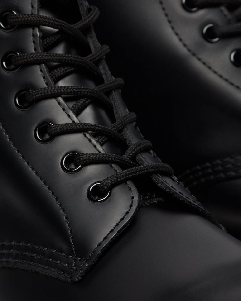 DR. MARTENS Stivali di pelle 1460 Smooth In Saldo
