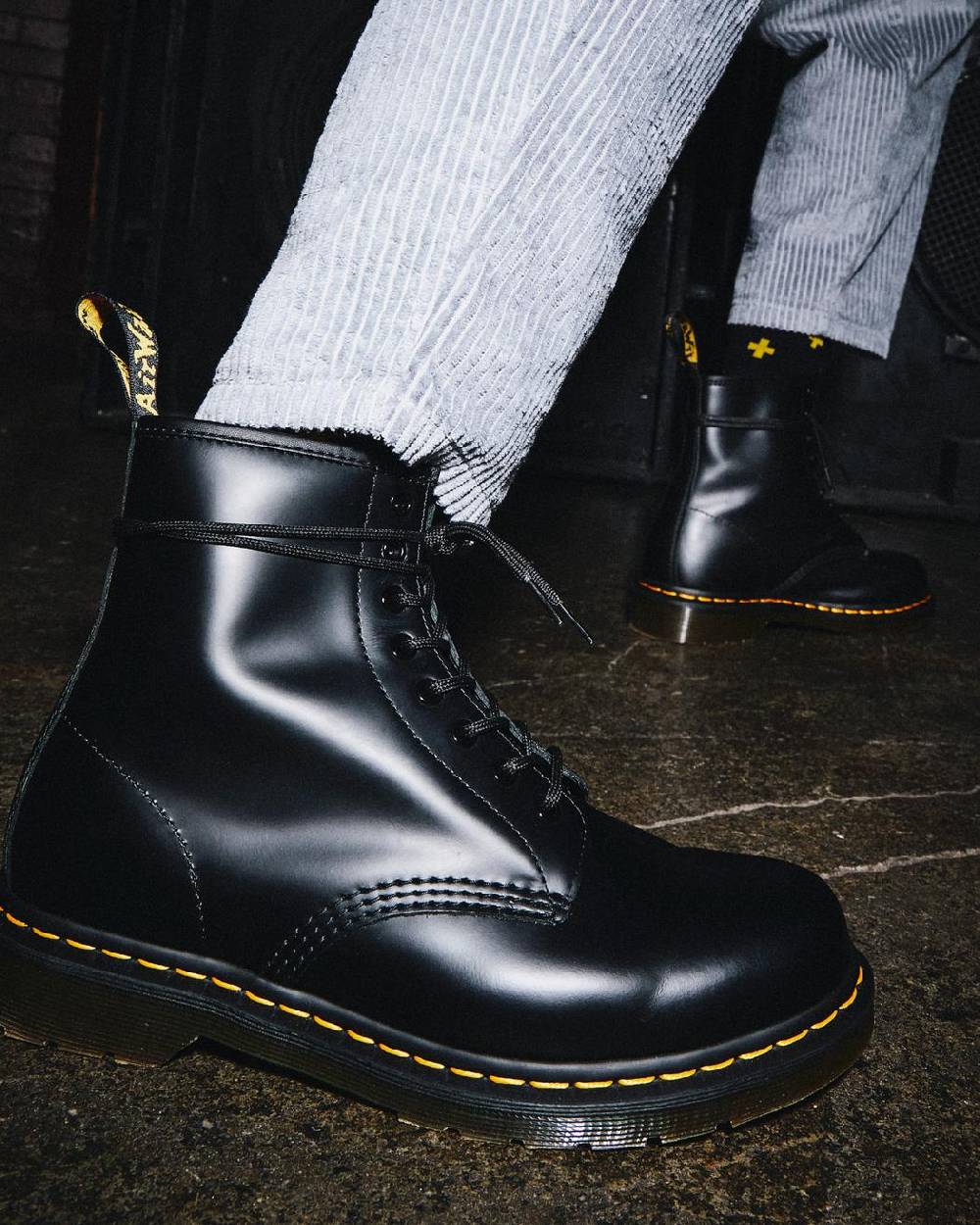 DR. MARTENS Stivali di pelle 1460 Smooth In Saldo