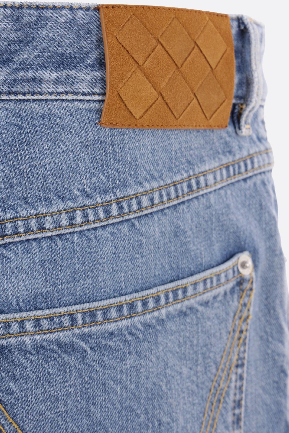 BOTTEGA VENETA jeans in denim con risvolto In Linea