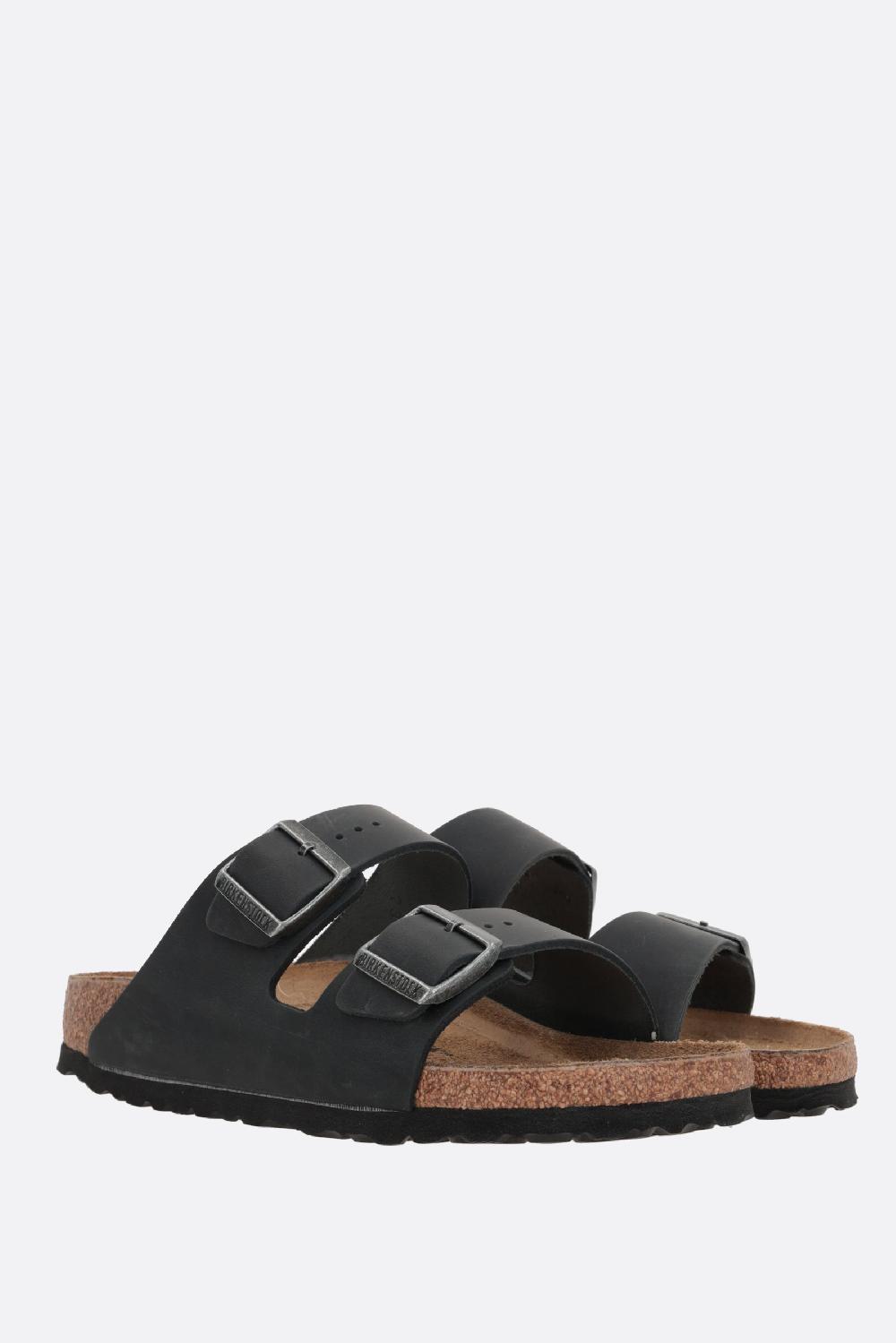 BIRKENSTOCK sandalo flat Arizona BS in pelle oliata (Narrow Fit) Offerte