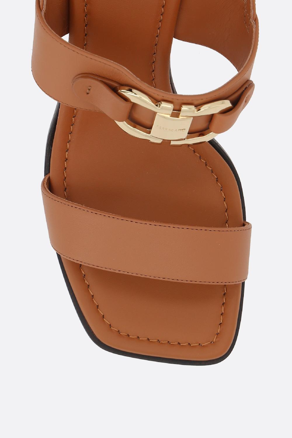 FERRAGAMO sandalo Lou in pelle liscia Outlet