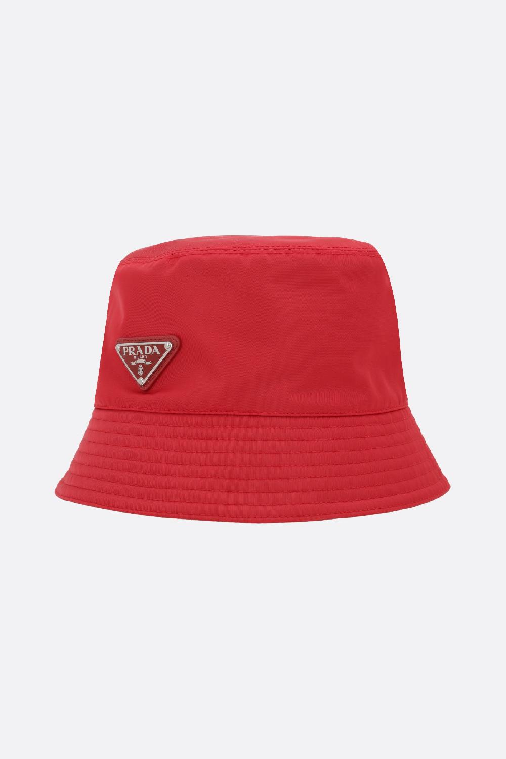 PRADA cloche in Re-Nylon con logo Offerta Giorno del Papà