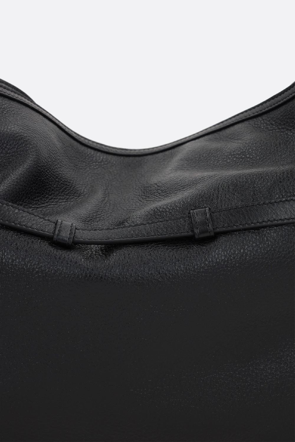 GIVENCHY borsa a spalla Voyou media in pelle martellata Latest fashion