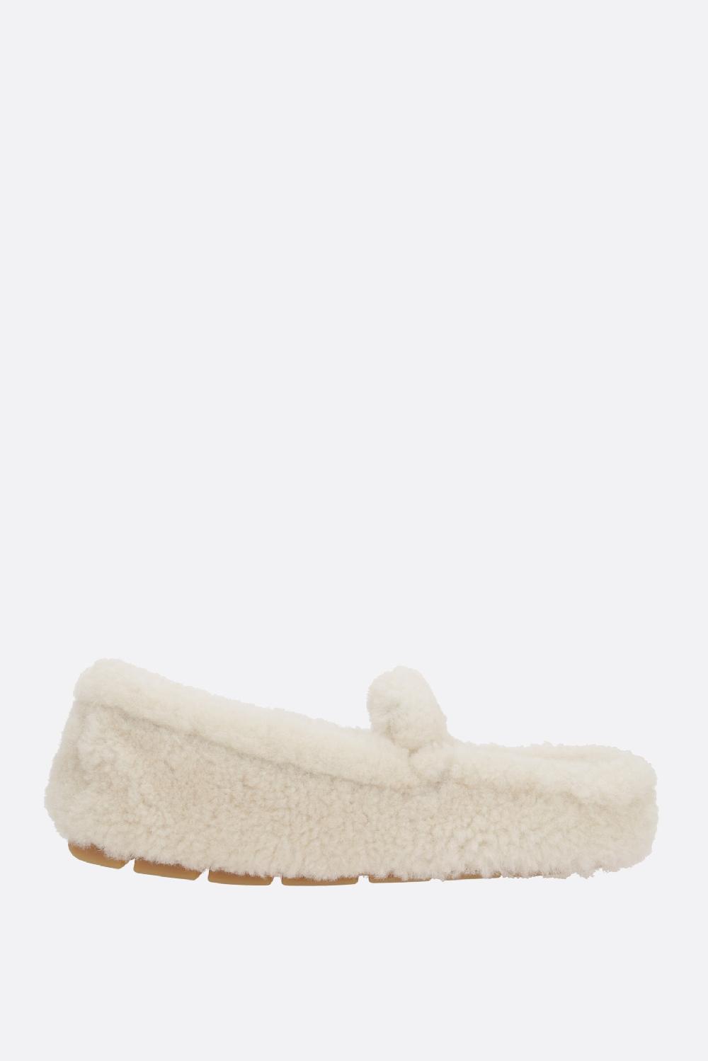 PRADA mocassino driver in shearling 2025