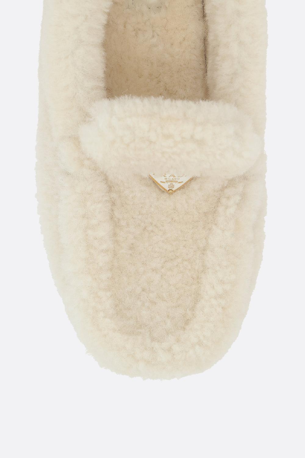 PRADA mocassino driver in shearling 2025