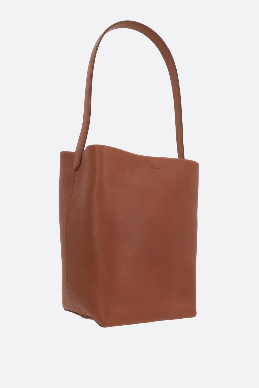 THE ROW borsa a spalla N/S Park media in pelle liscia Italia