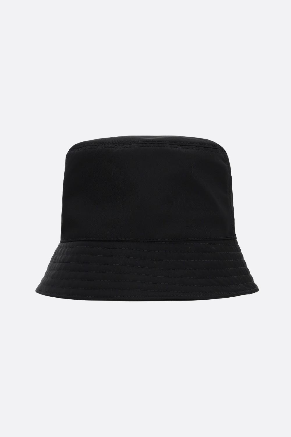 PRADA cloche in Re-nylon Ultimi tre giorni