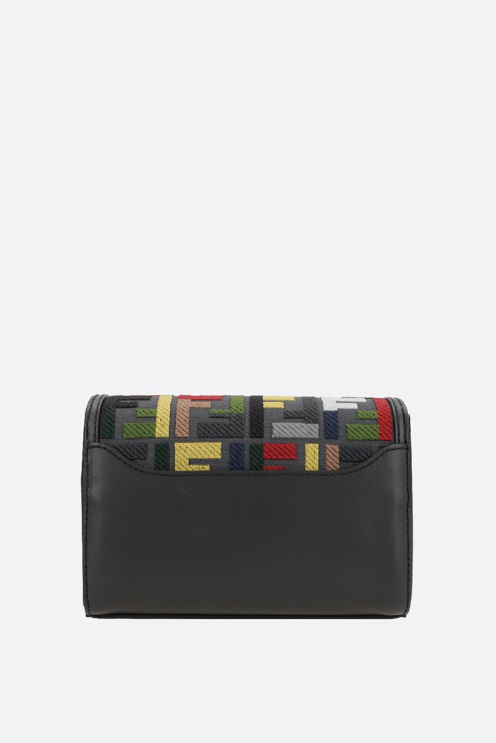 FENDI borsa messenger in pelle liscia e canvas FF Fino al 60% di sconto