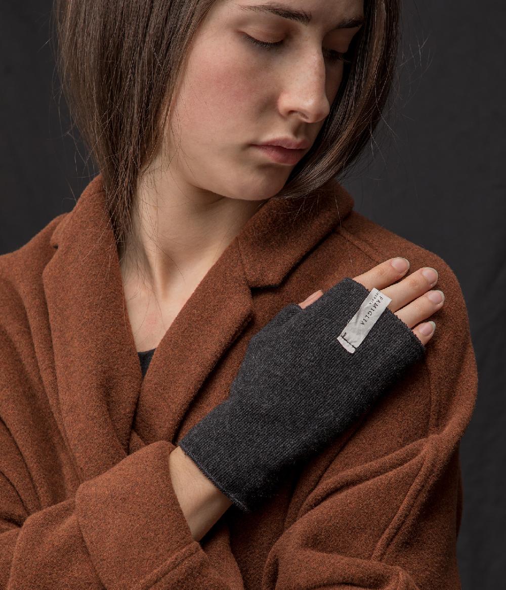 Album Di Famiglia art. 19W#9322 FINGERLESS SHORT GLOVES WO/WS Acquista Ora