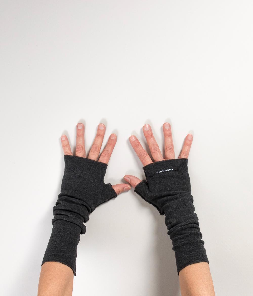 Album Di Famiglia art. 22W9319 LONG FINGERLESS GLOVES JP Offerte